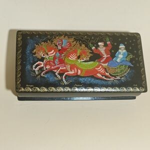 Russian Lacquer Box Mstera “Troika” Hand Painted Signed K.H. 6"x3"